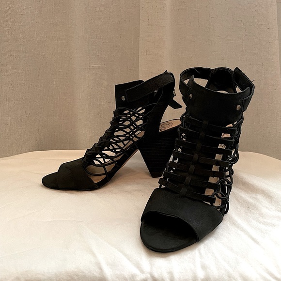 Vince Camuto Women’s Black Leather Sandals 4 - Picture 6 of 8